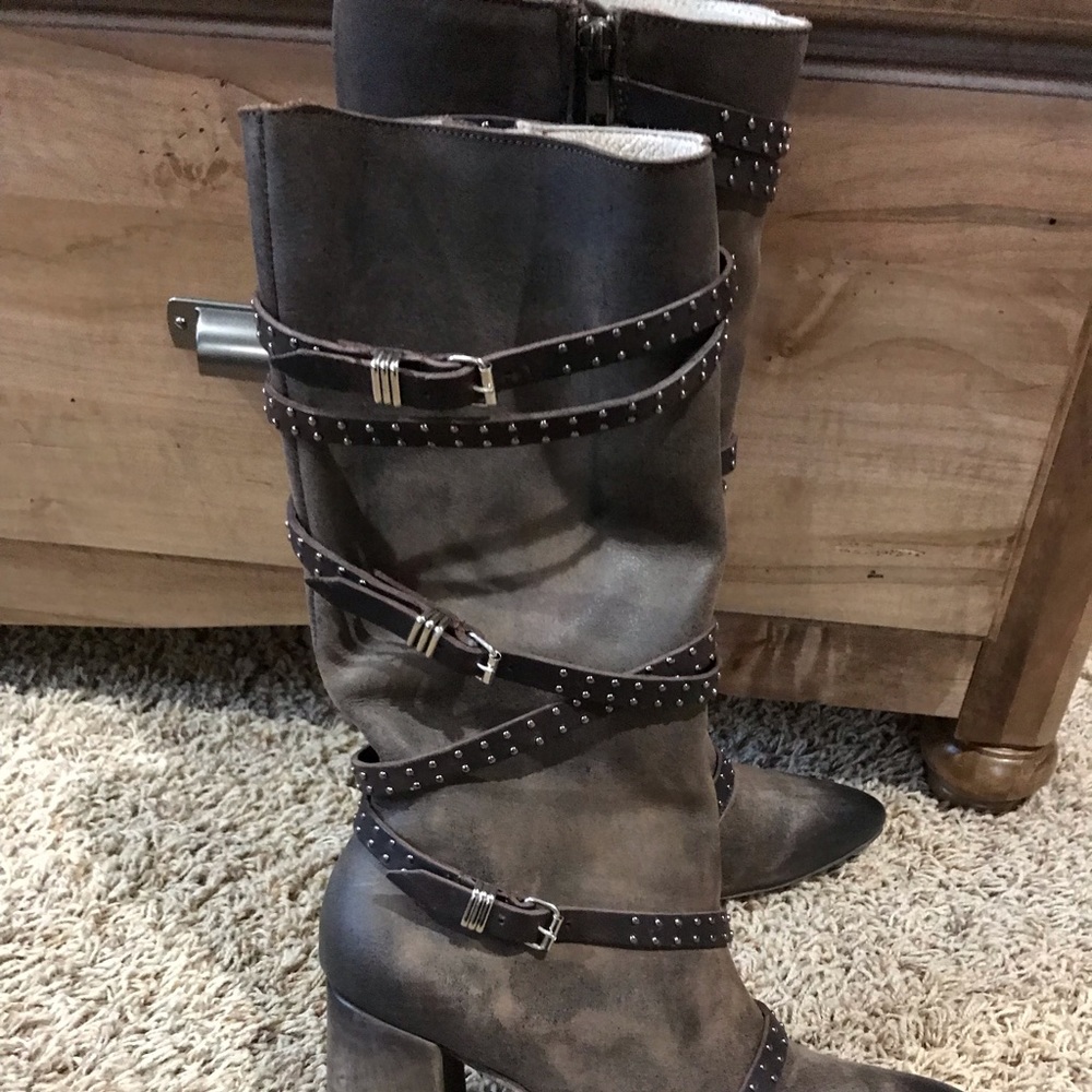 Size 9 Steven freebird boots